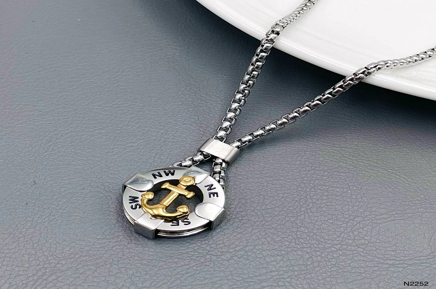 mens chain with locket